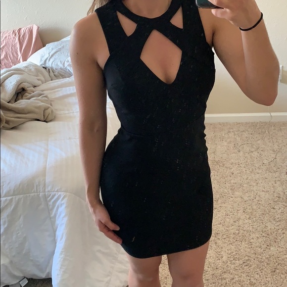 Black dress - Picture 3 of 3